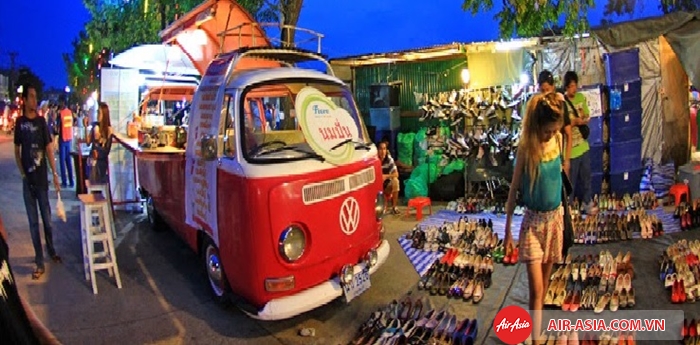 Một phiên chợ đêm cuối tuần ở Phuket