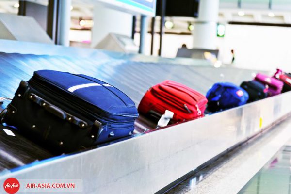 kiểm tra hành lý để đảm bảo an toàn