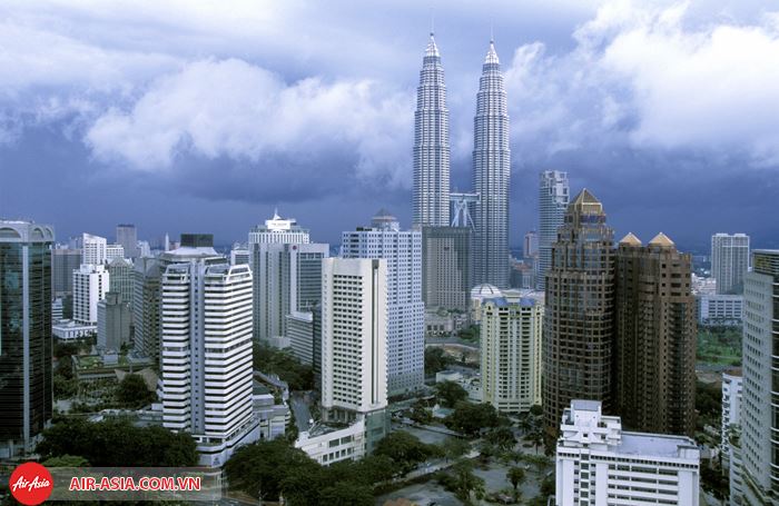 Tháp đôi Petronas là tòa nhà cao thứ 5 thế giới