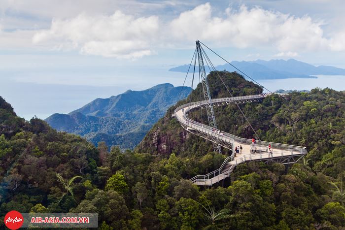 Sky Bridge nằm trên đỉnh núi Manchingang