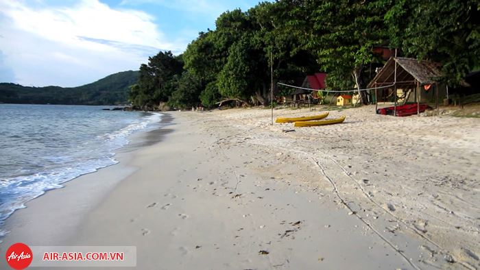 Resort Mañana được lợp bằng lá dừa khô