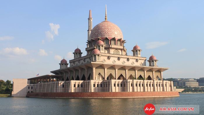 Nhà thờ Hồi Giáo Putra - Thánh đường màu hồng